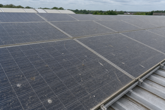 Solarreinigung – VORHER Verschmutzte Solarmodule vor professioneller Solarreinigung